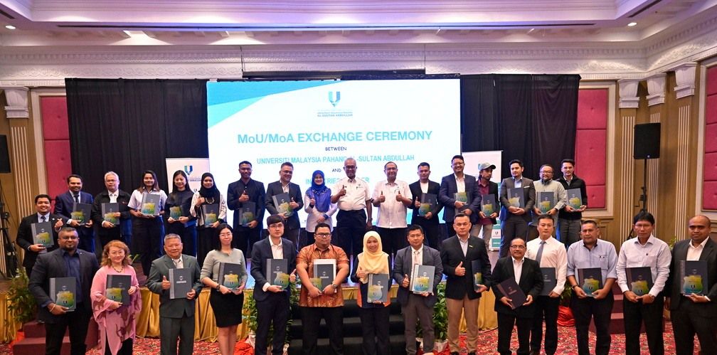 Majlis Pertukaran Dokumen MoA dan MoU bagi Industri Work Based Learning (WBL) dan Penyelidikan Fakulti serta Pelantikan Profesor Adjung UMPSA yang telah berlangsung pada 15 Julai 2024 di Hotel Grand Darul Makmur, Kuantan